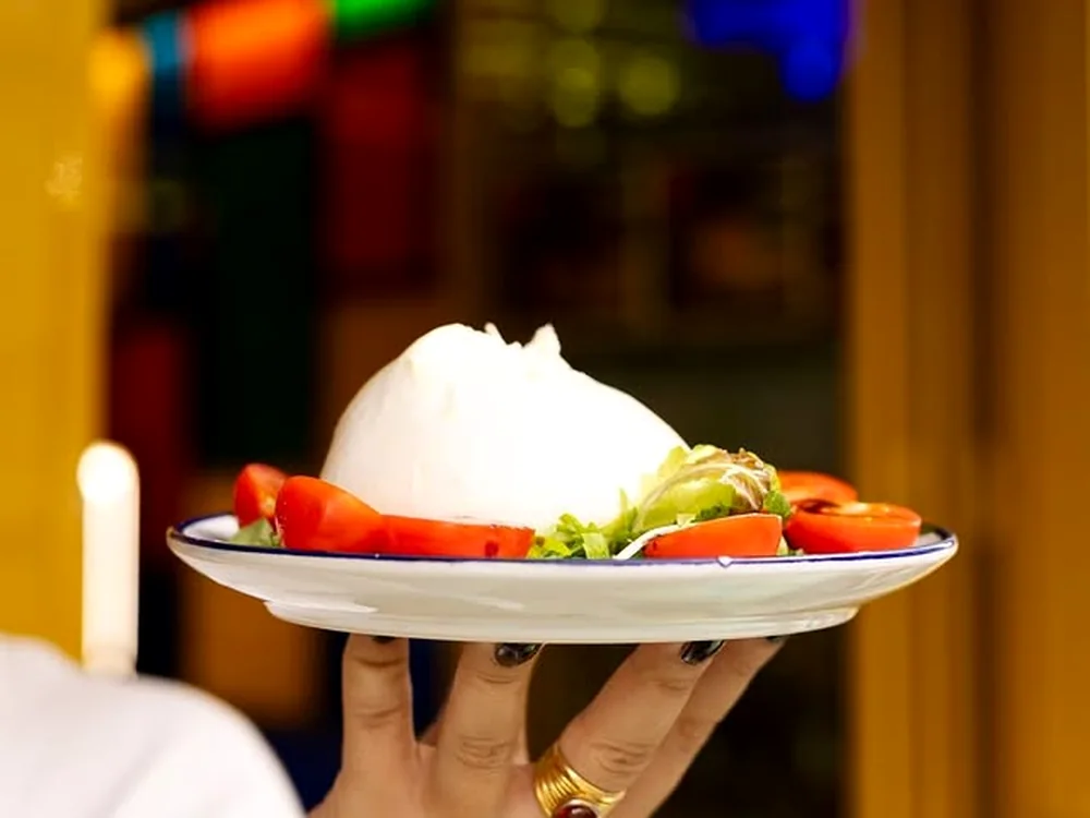 Dolce italien servi en salle chez Nino Fresco